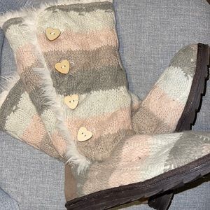 Muk Luks Size 11 Womens Sweater Boots